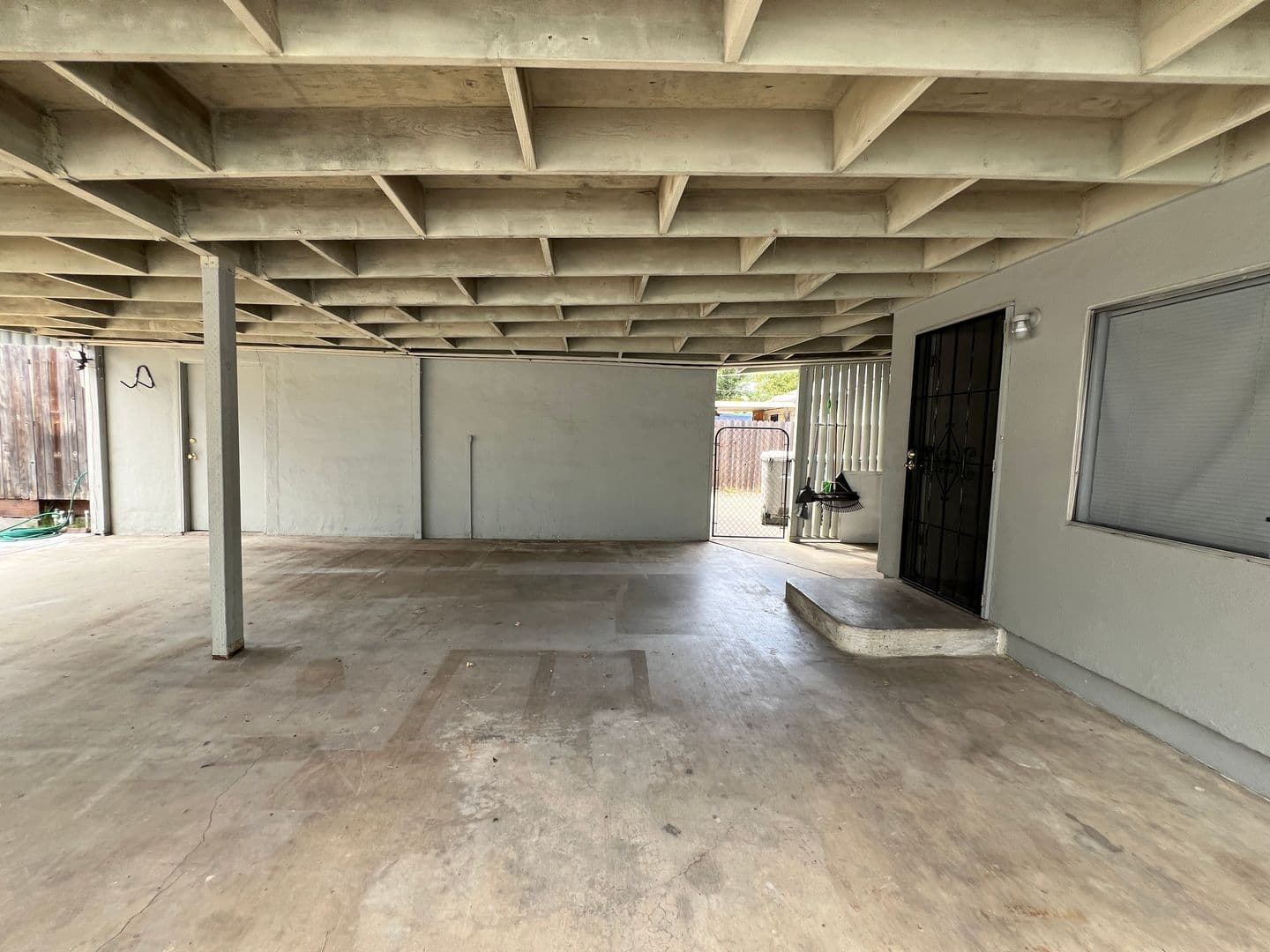 Sacramento House: 142 Redwood