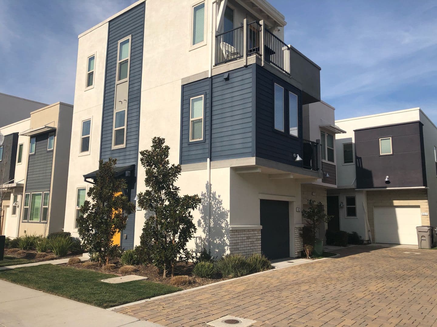 Sacramento House: 429 Crate Avenue