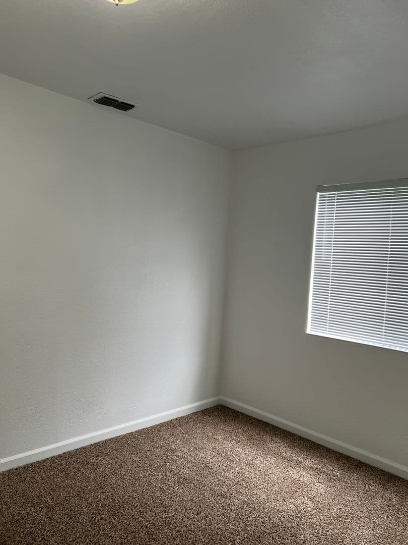 Sacramento House: 142 Redwood