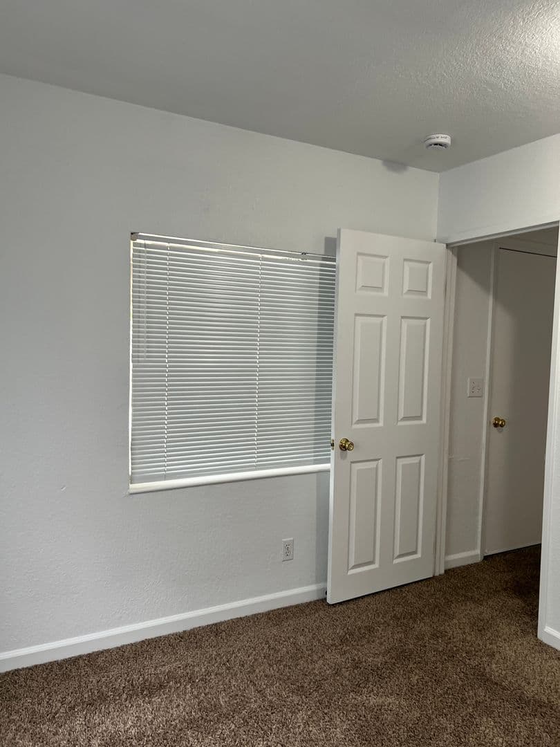 Sacramento House: 142 Redwood