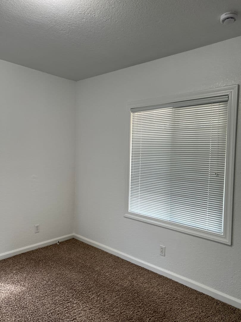 Sacramento House: 142 Redwood