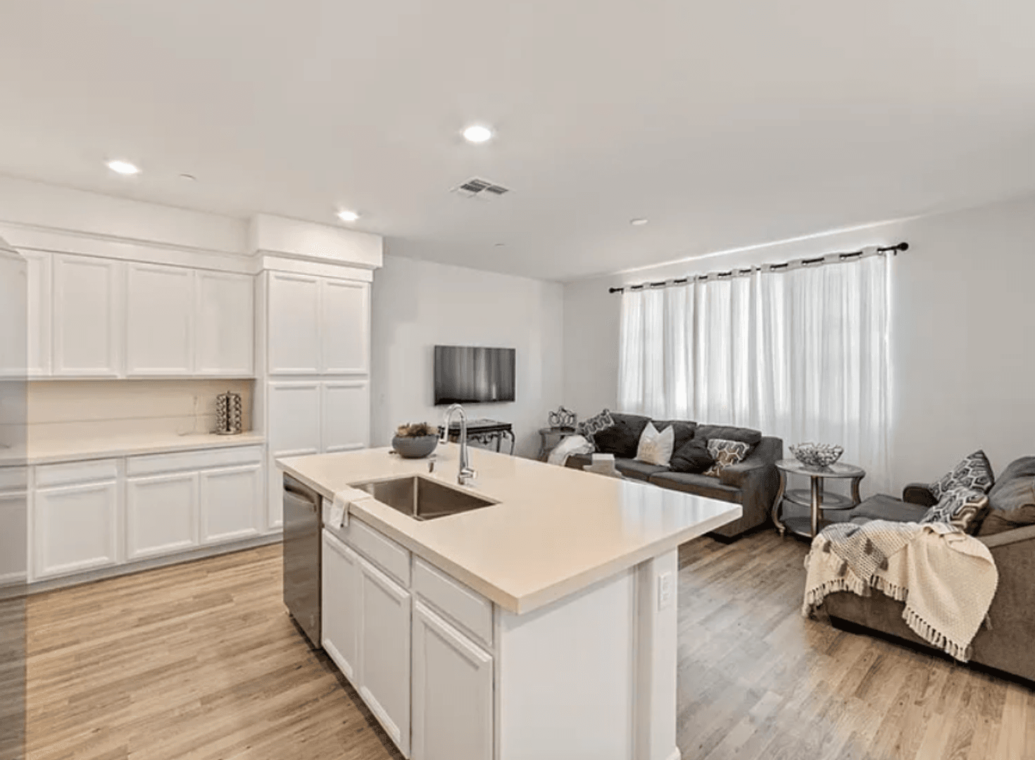 Sacramento House: 3074 Seaspray Walk