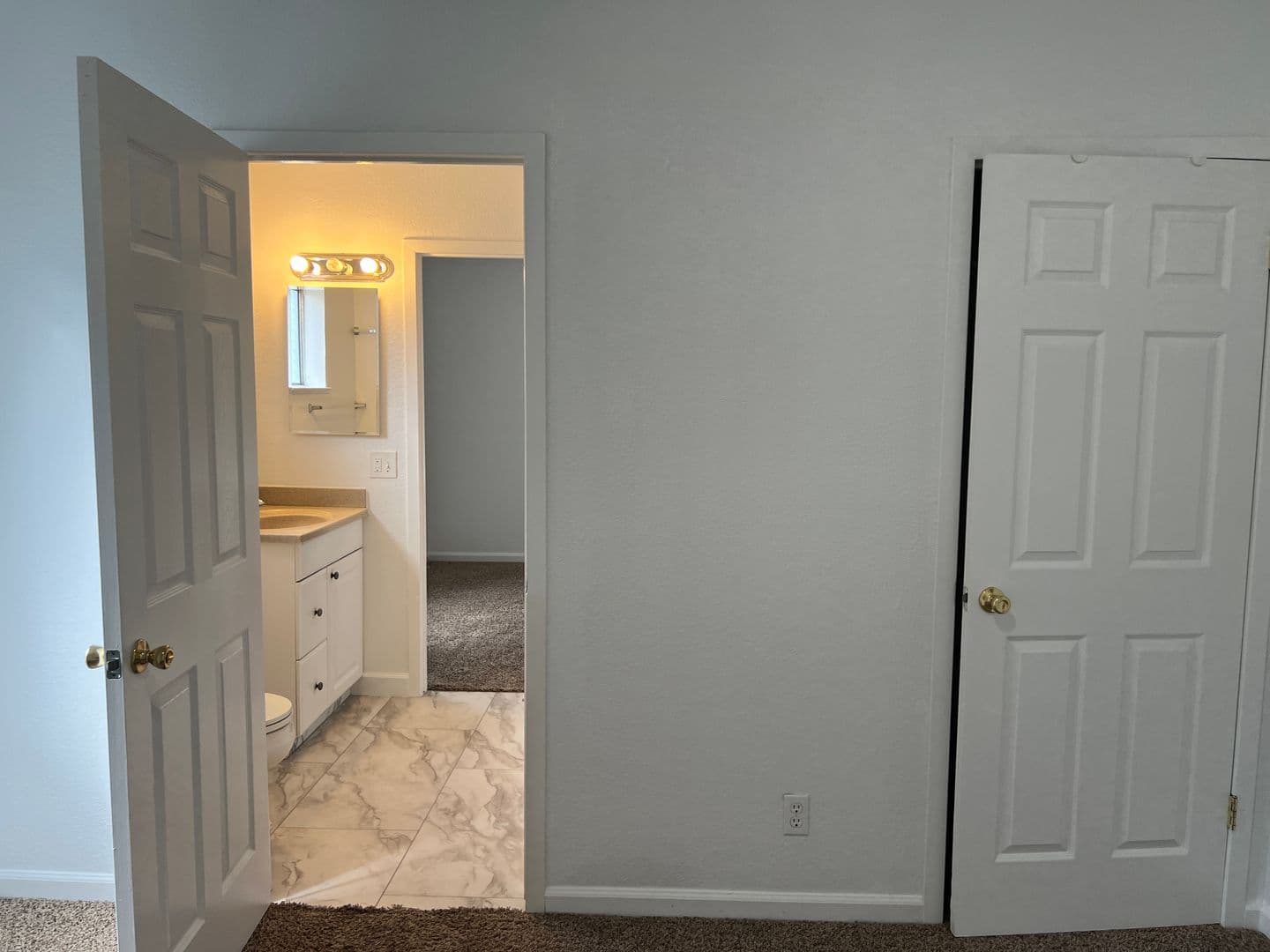 Sacramento House: 142 Redwood