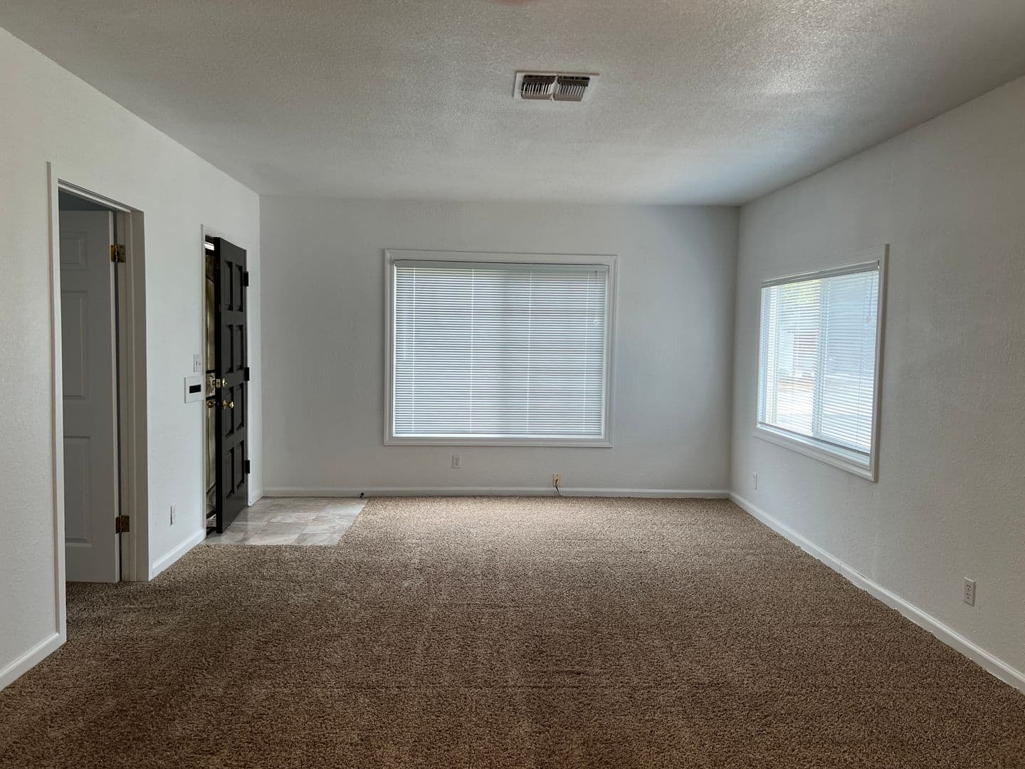 Sacramento House: 142 Redwood