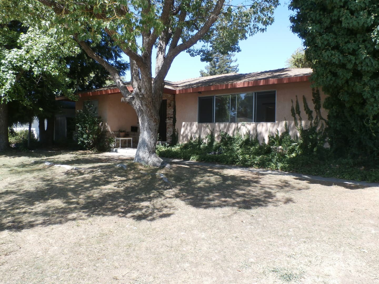 Sacramento House: 6866 Buena Terra Way