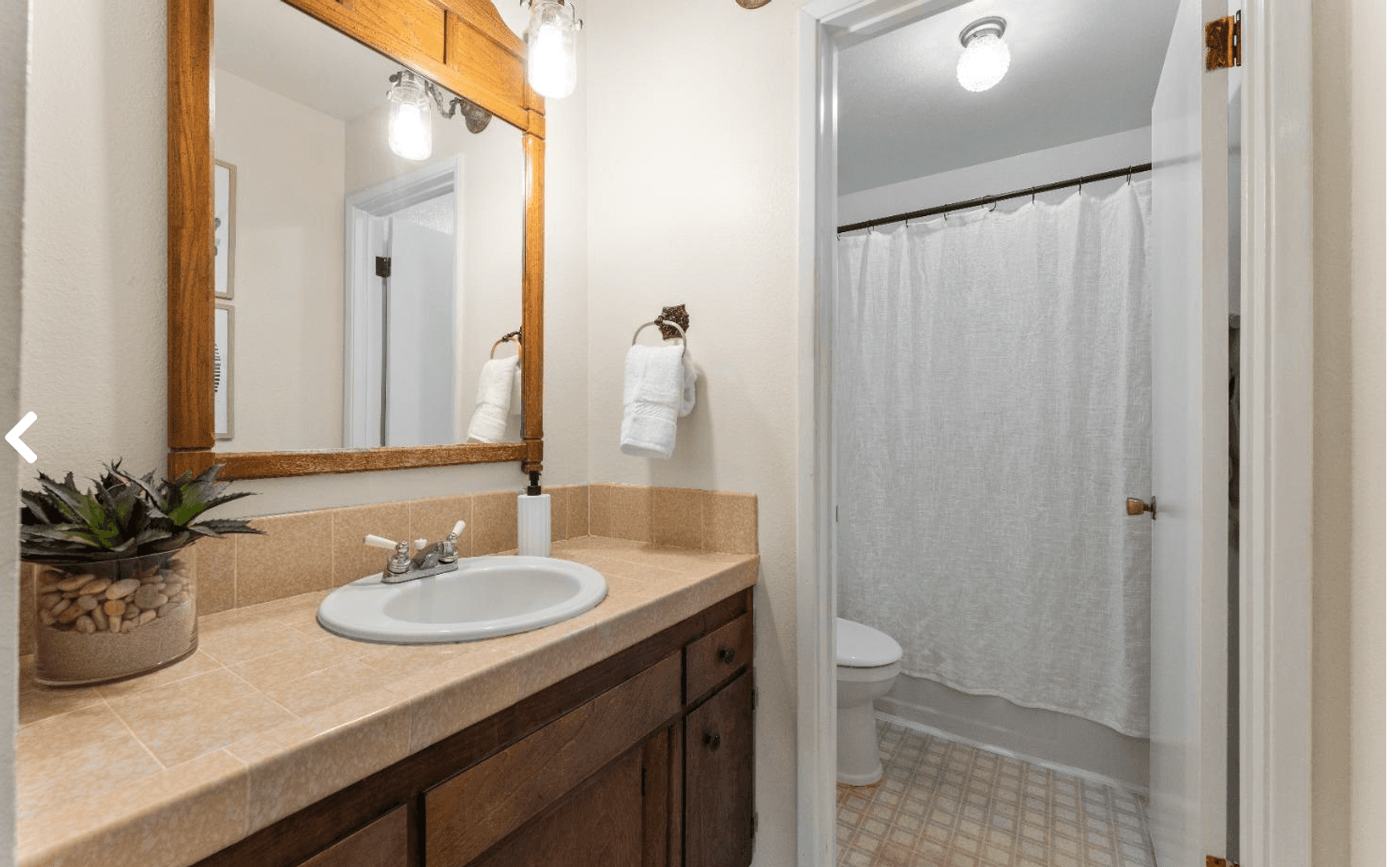 Sacramento House: 5484 Riverside Blvd