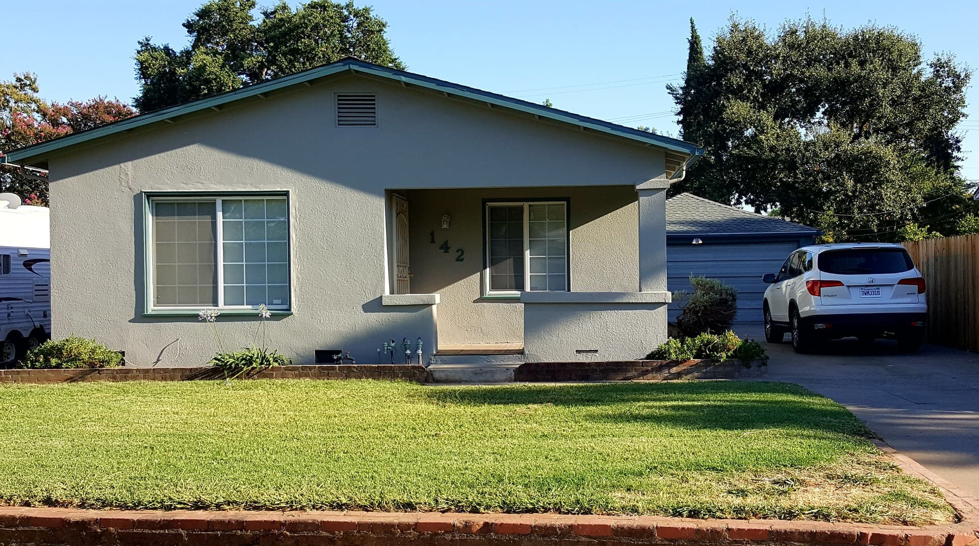 Sacramento House: 142 Redwood