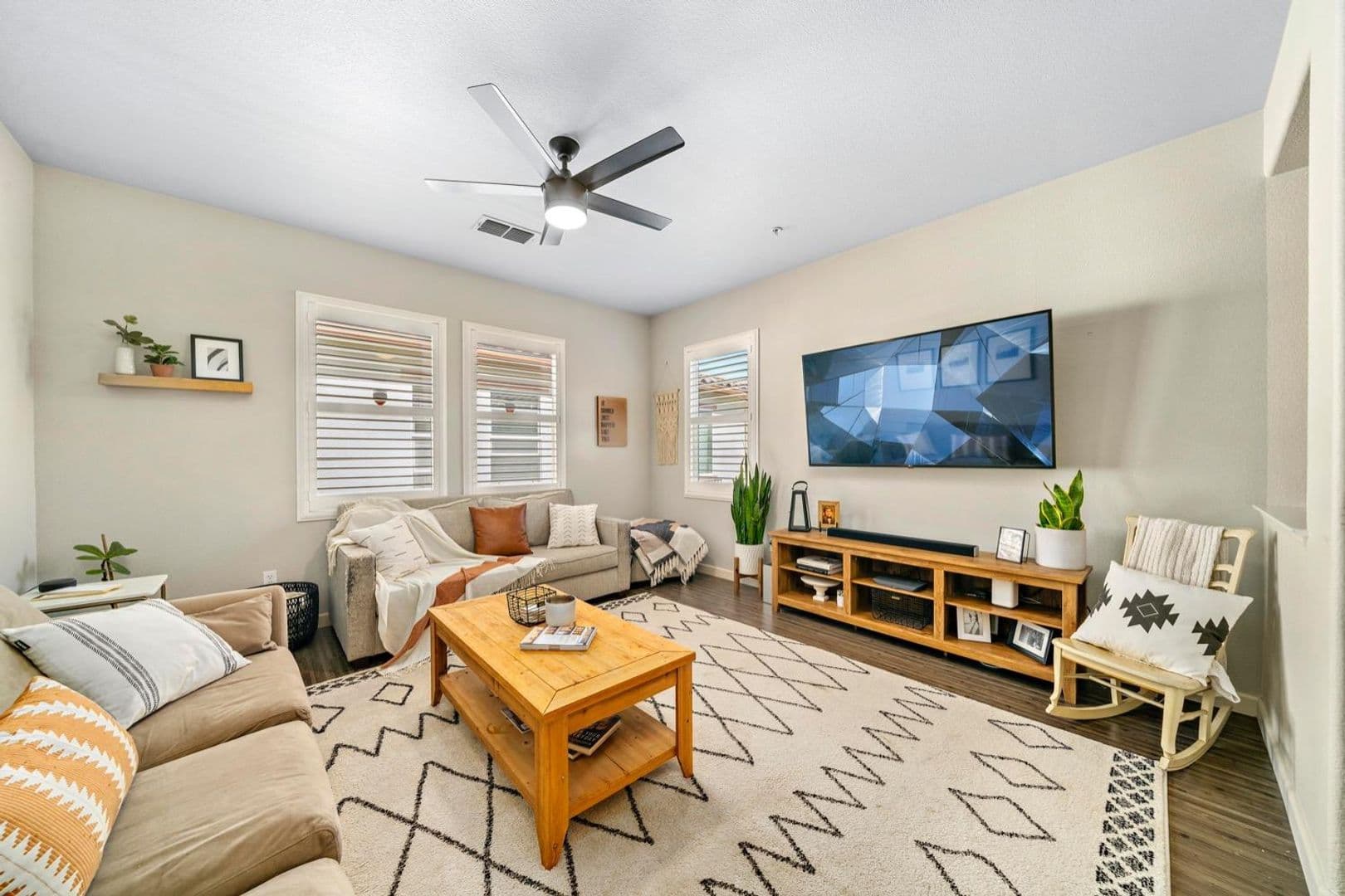 Elk Grove House: 8430 Crystal Walk Cir