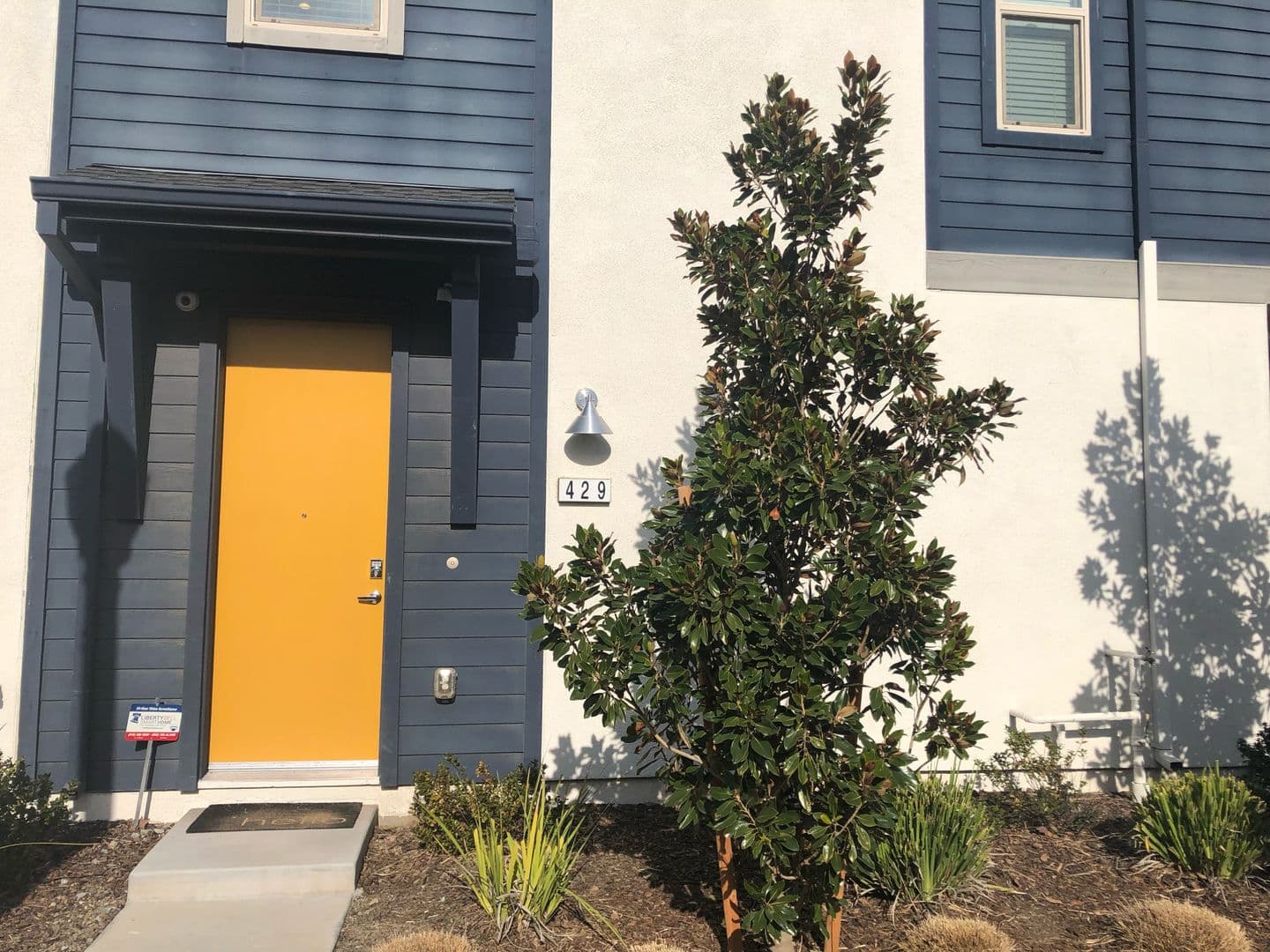 Sacramento House: 429 Crate Avenue