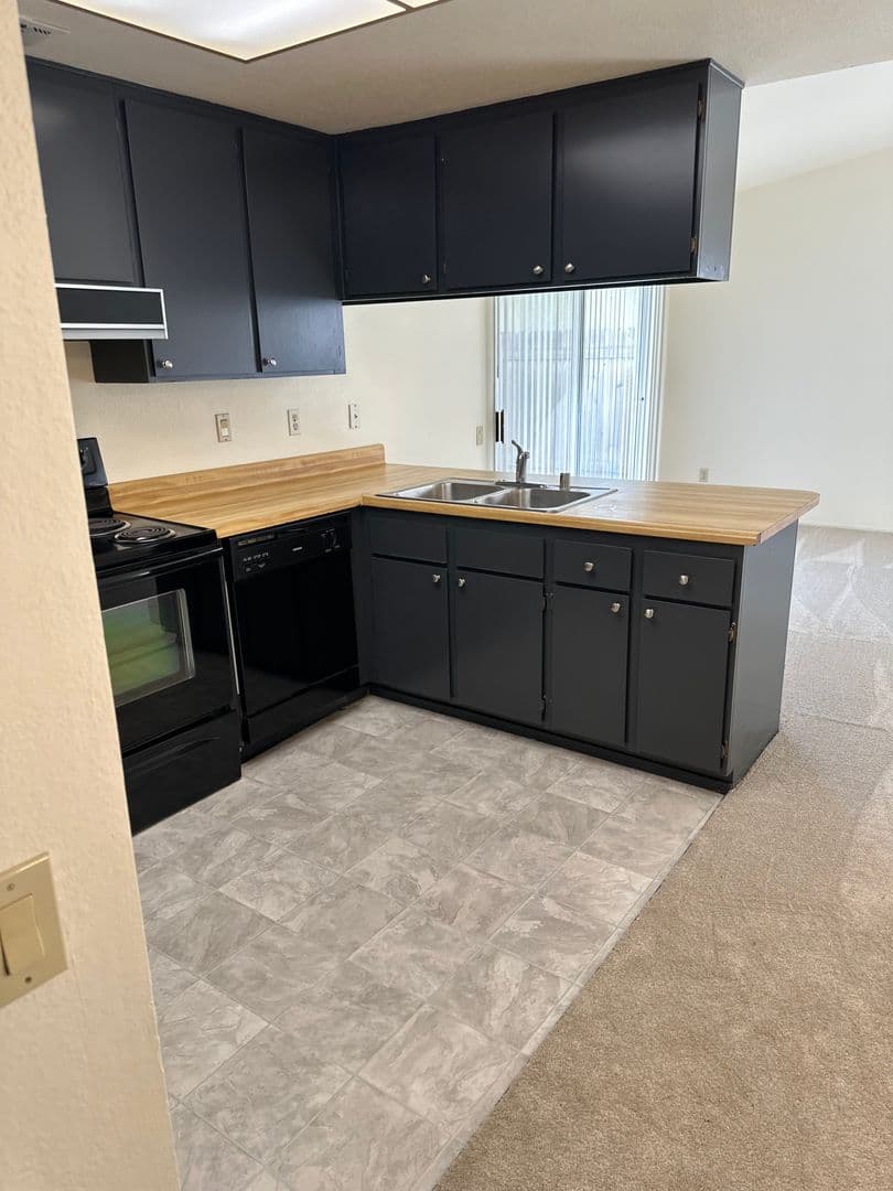 Rancho Cordova House: 11060 Cilker River way