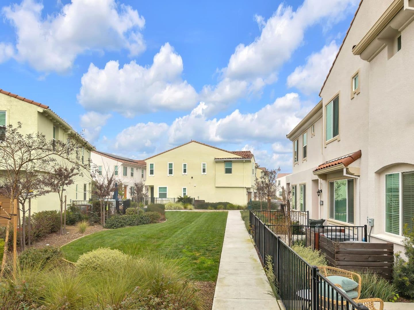 Sacramento House: 5301 E Commerce Way Unit 39102