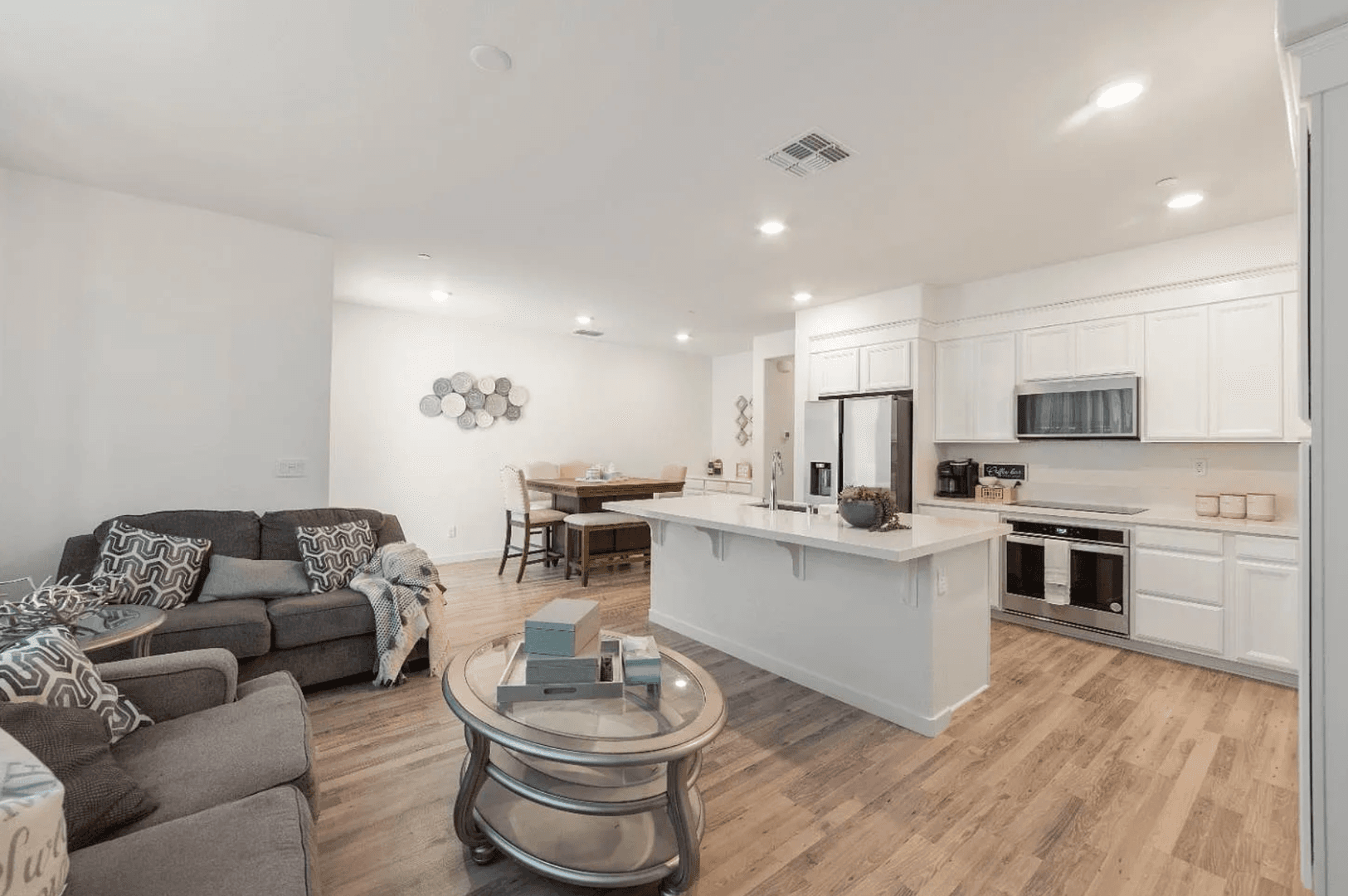 Sacramento House: 3074 Seaspray Walk