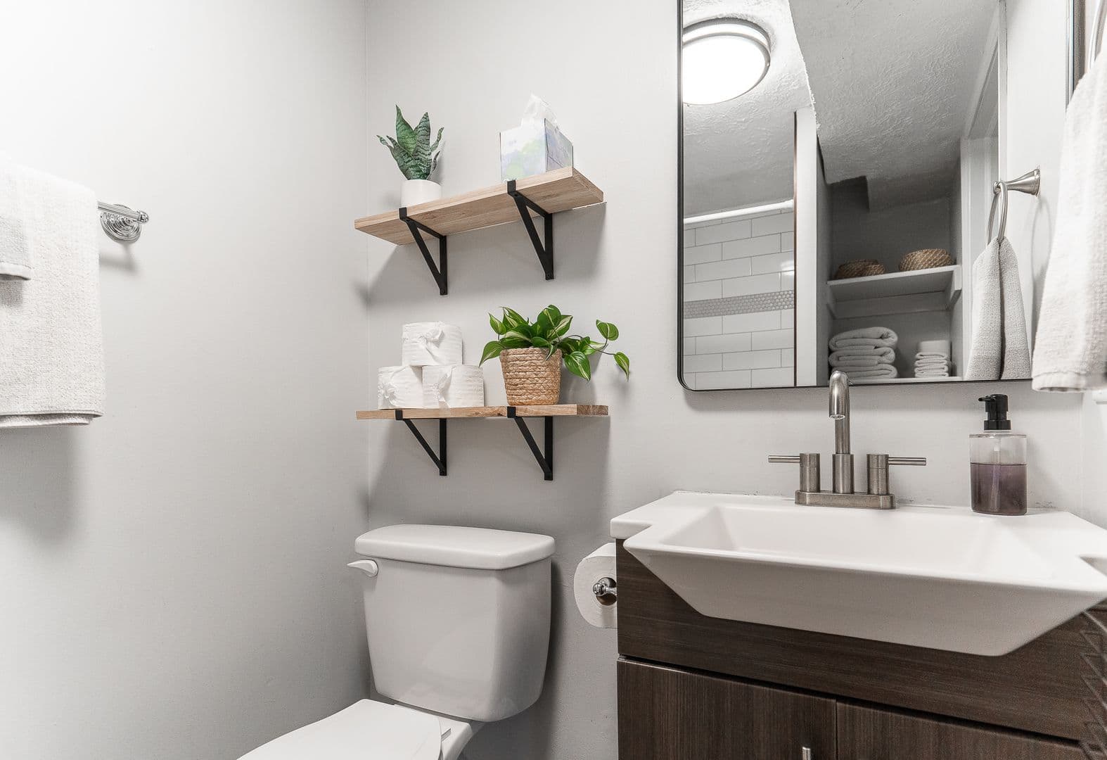 Indianapolis Apartment: 6007 N College Ave