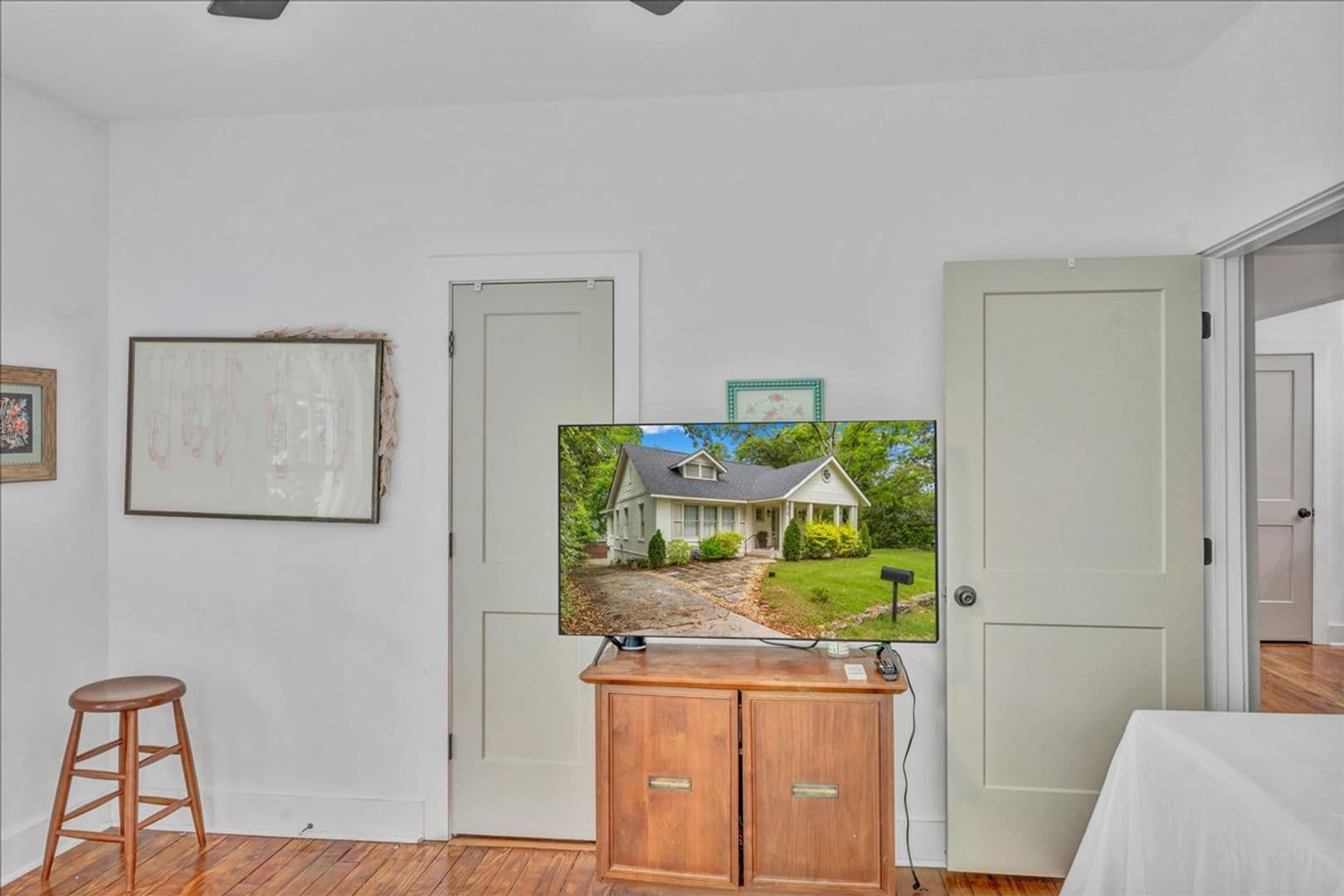 Macon House: 318 Corbin Ave