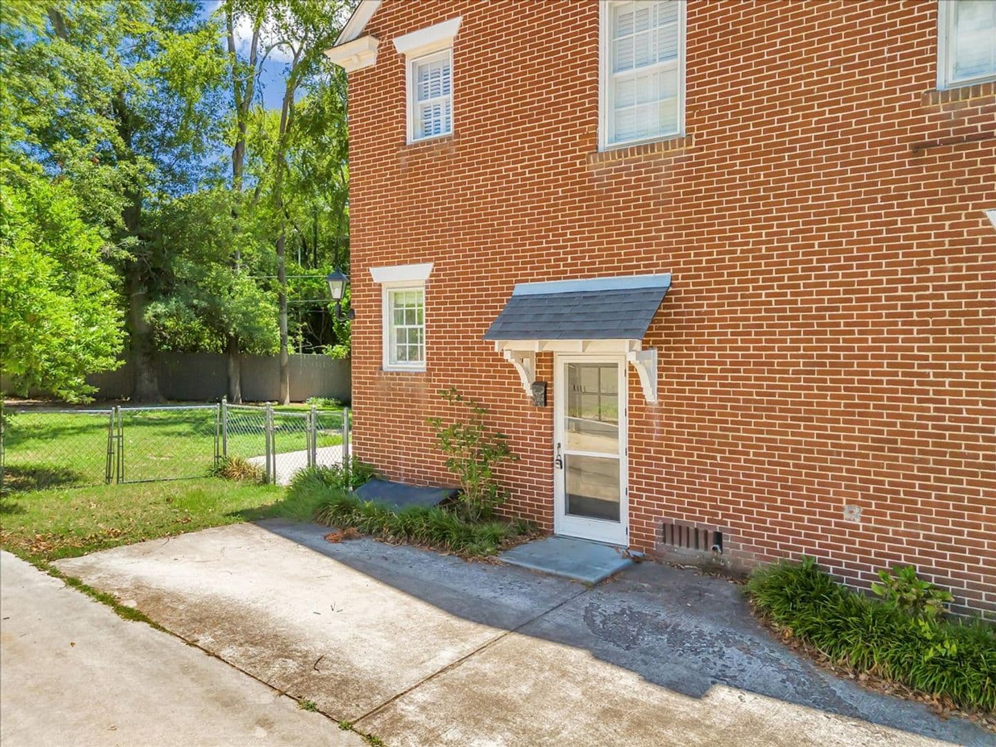 Macon House: 3551 Overlook Ave