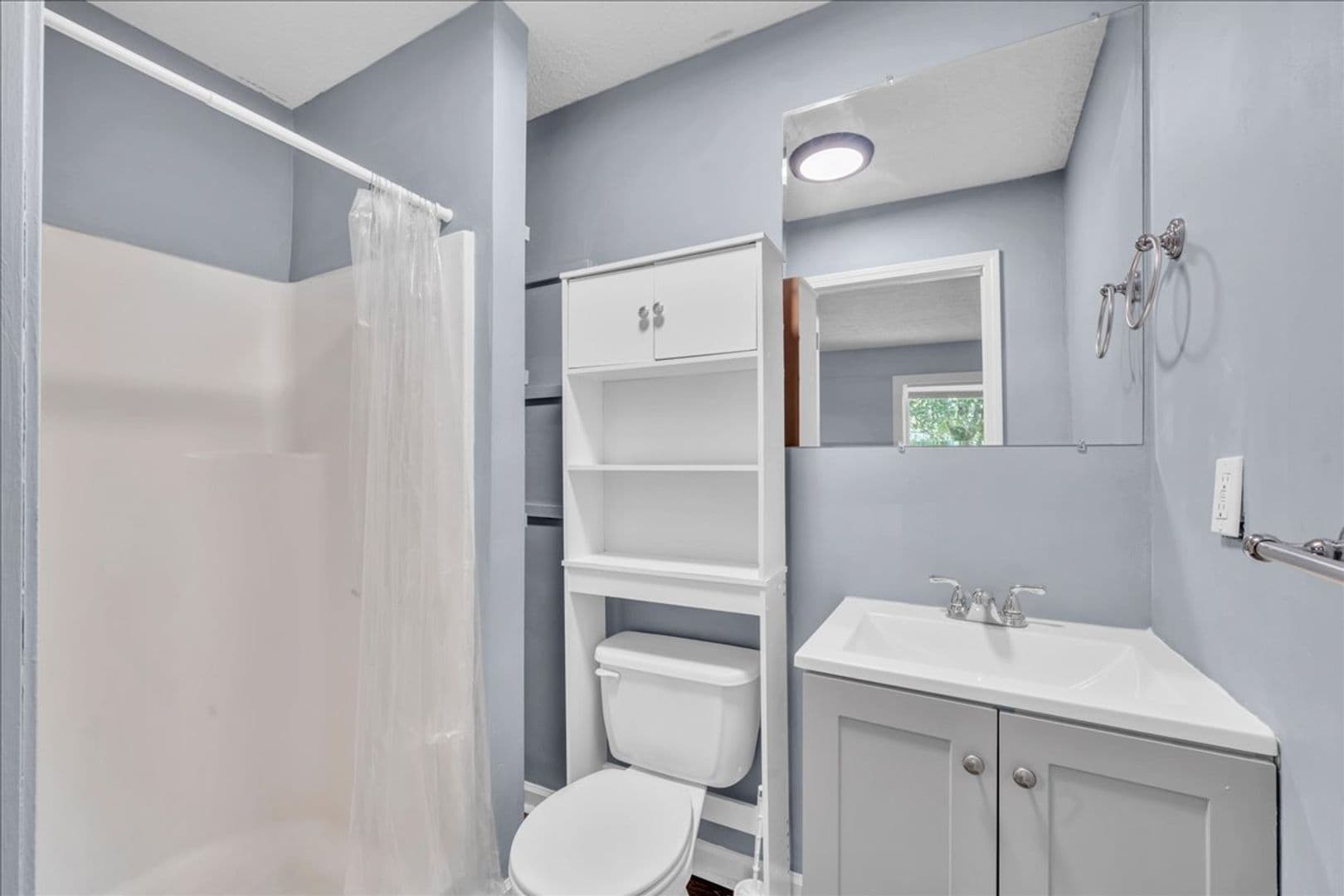 Macon House: 1153 Auburn Dr. Unit B