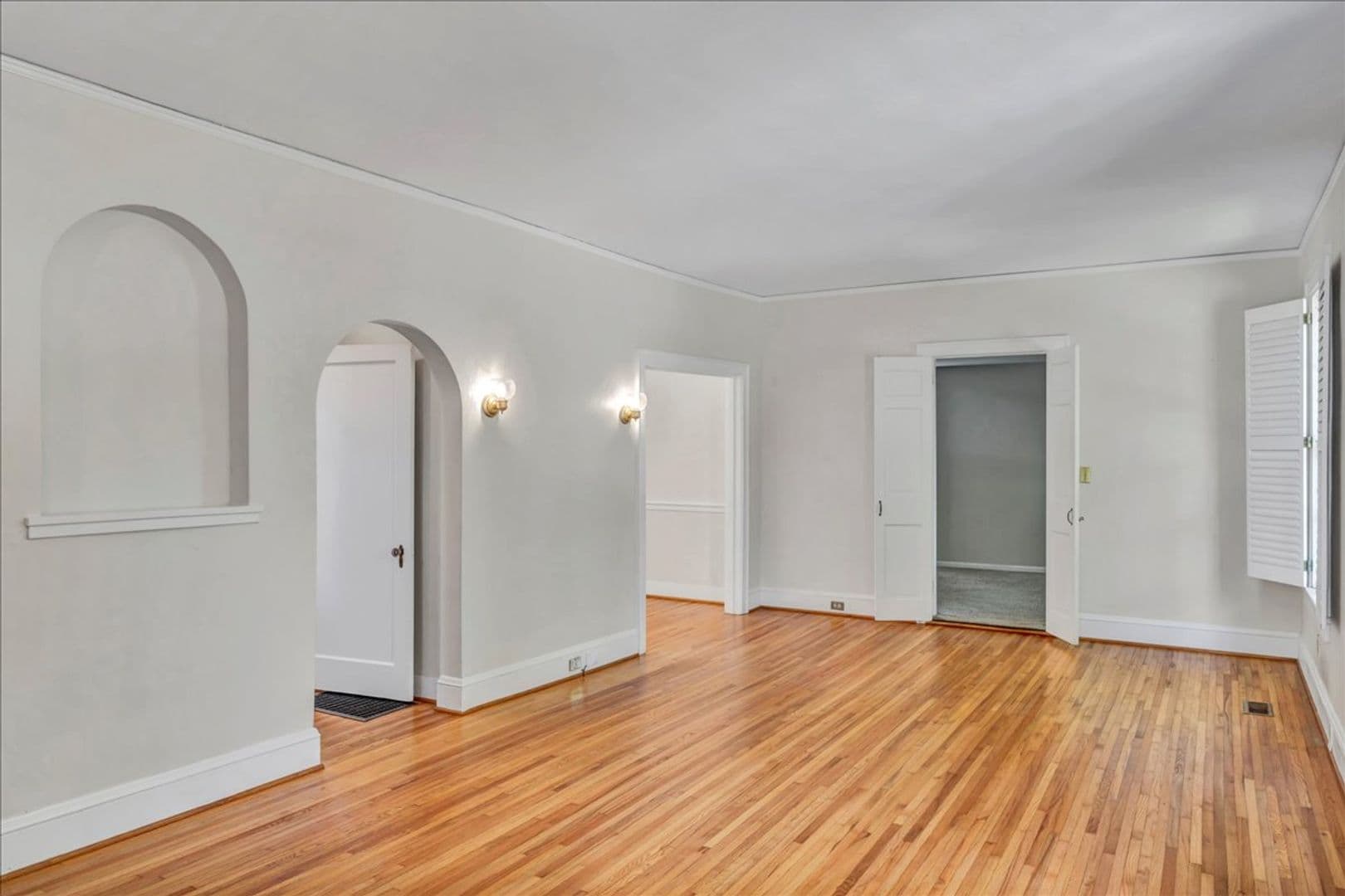 Macon House: 3551 Overlook Ave