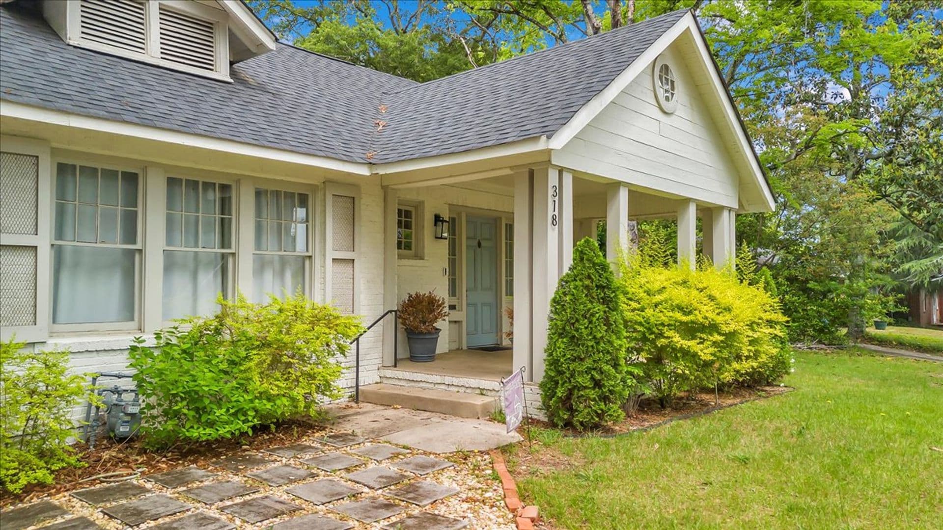 Macon House: 318 Corbin Ave