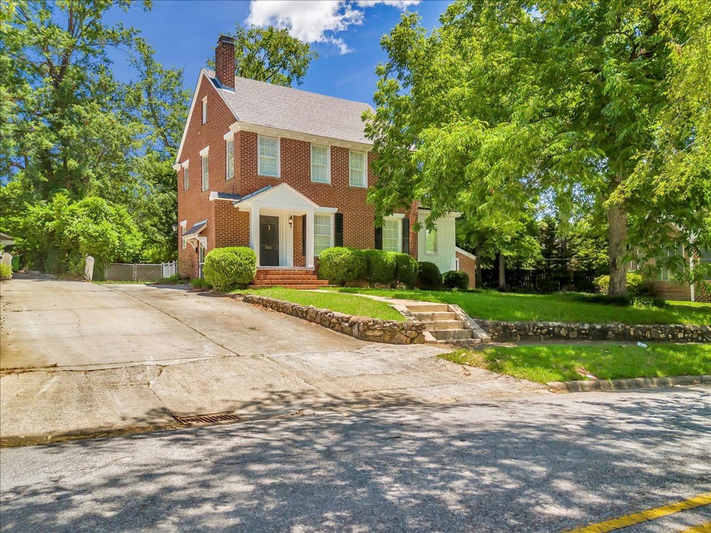 Macon House: 3551 Overlook Ave