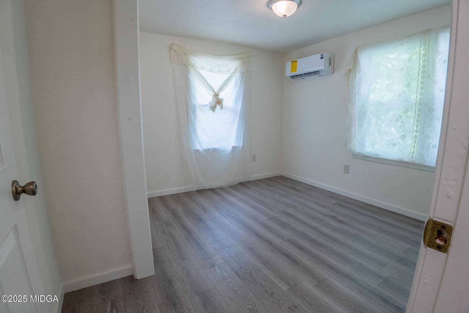 Macon House: 760 Cowan St. Unit B