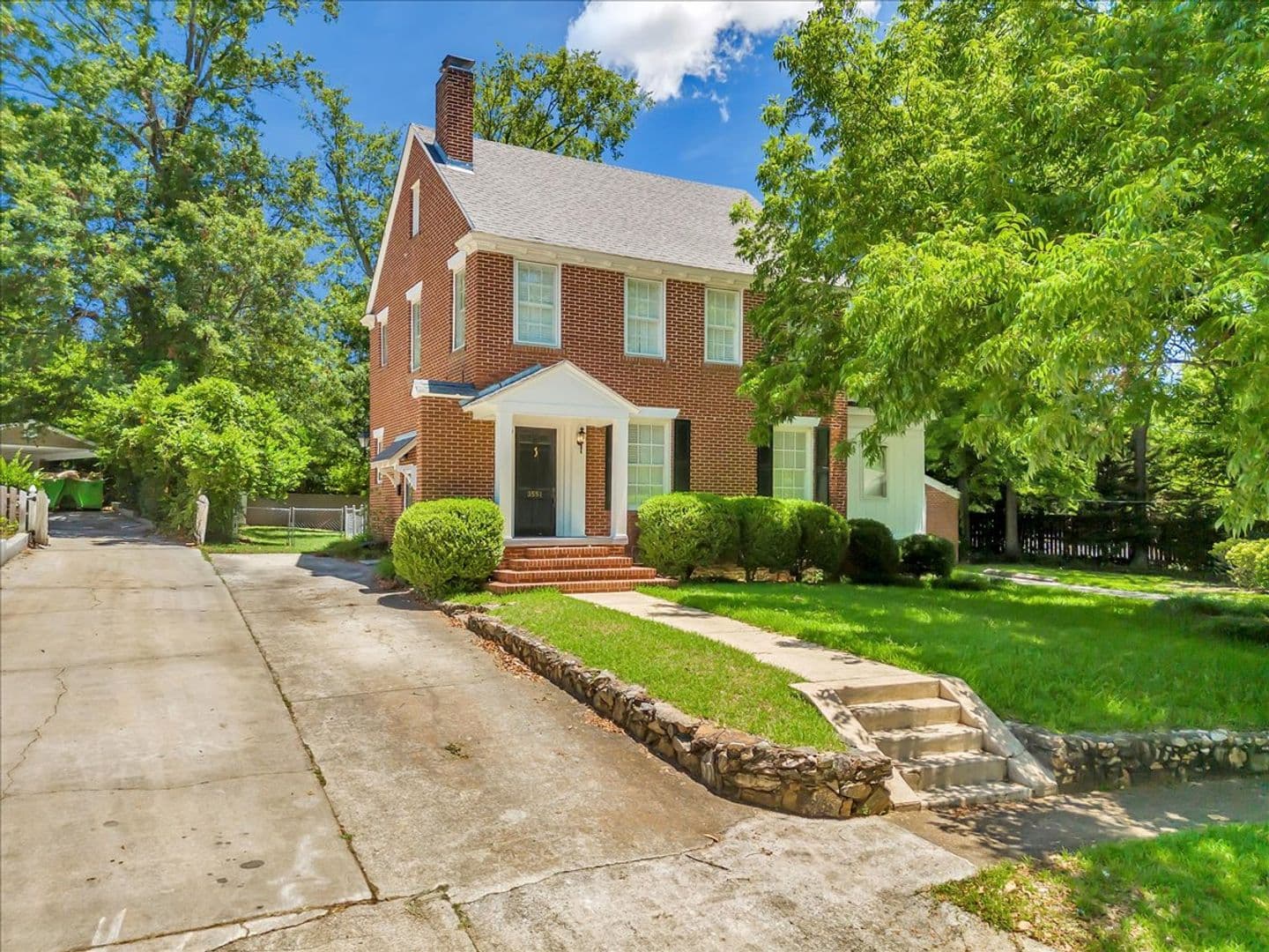 Macon House: 3551 Overlook Ave