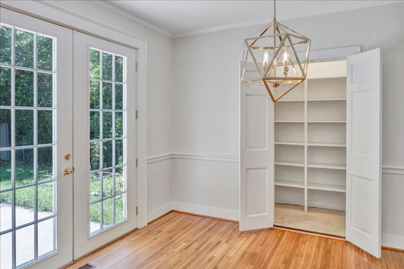 Macon House: 3551 Overlook Ave