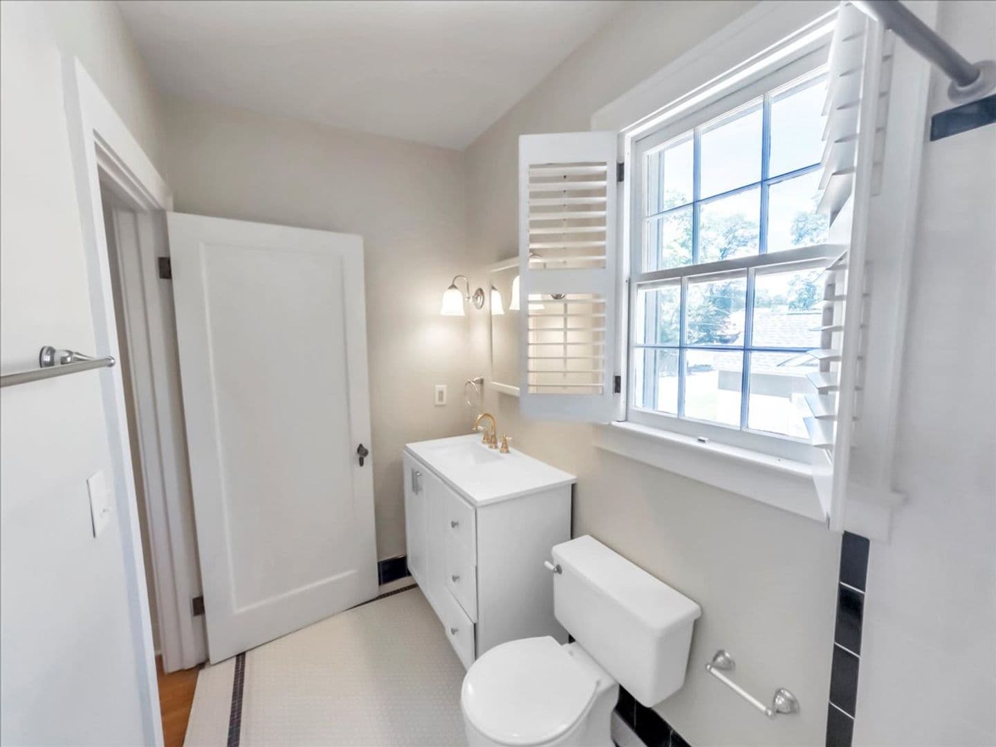 Macon House: 3551 Overlook Ave