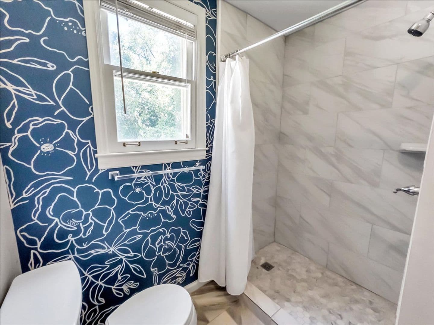 Macon House: 3551 Overlook Ave