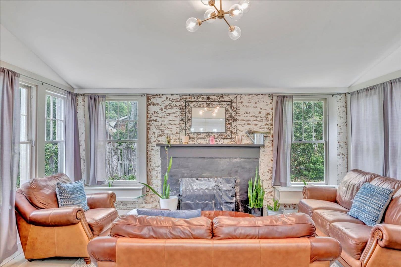 Macon House: 318 Corbin Ave