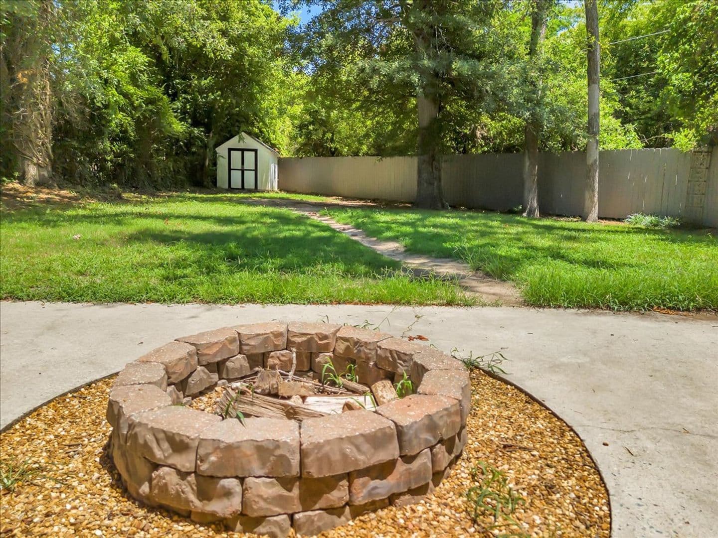 Macon House: 3551 Overlook Ave