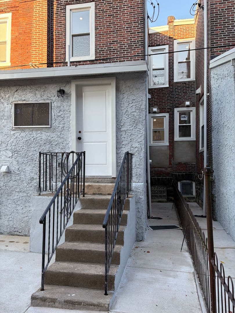 Philadelphia House: 1547 N Frazier St