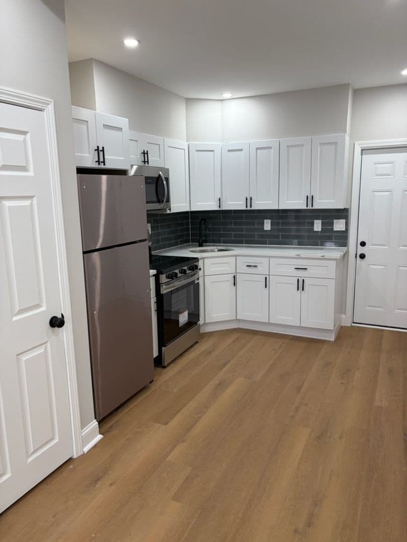 Philadelphia House: 1427 S Etting St
