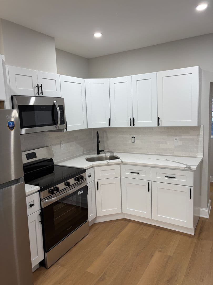 Philadelphia House: 1549 N Frazier St