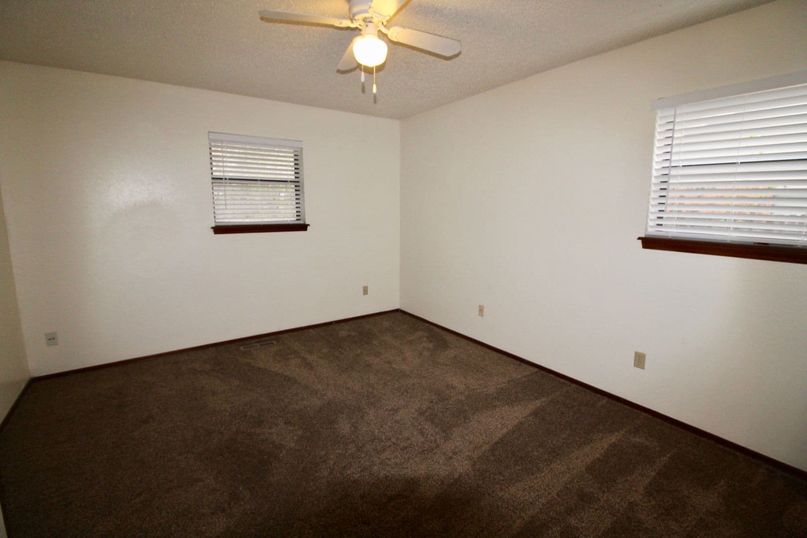 Noble Apartment: 900-902 Acacia Circle