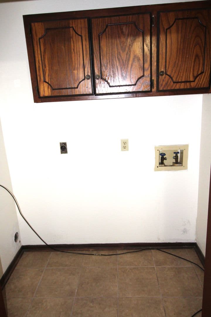 Norman Apartment: 1901 E Lindsey