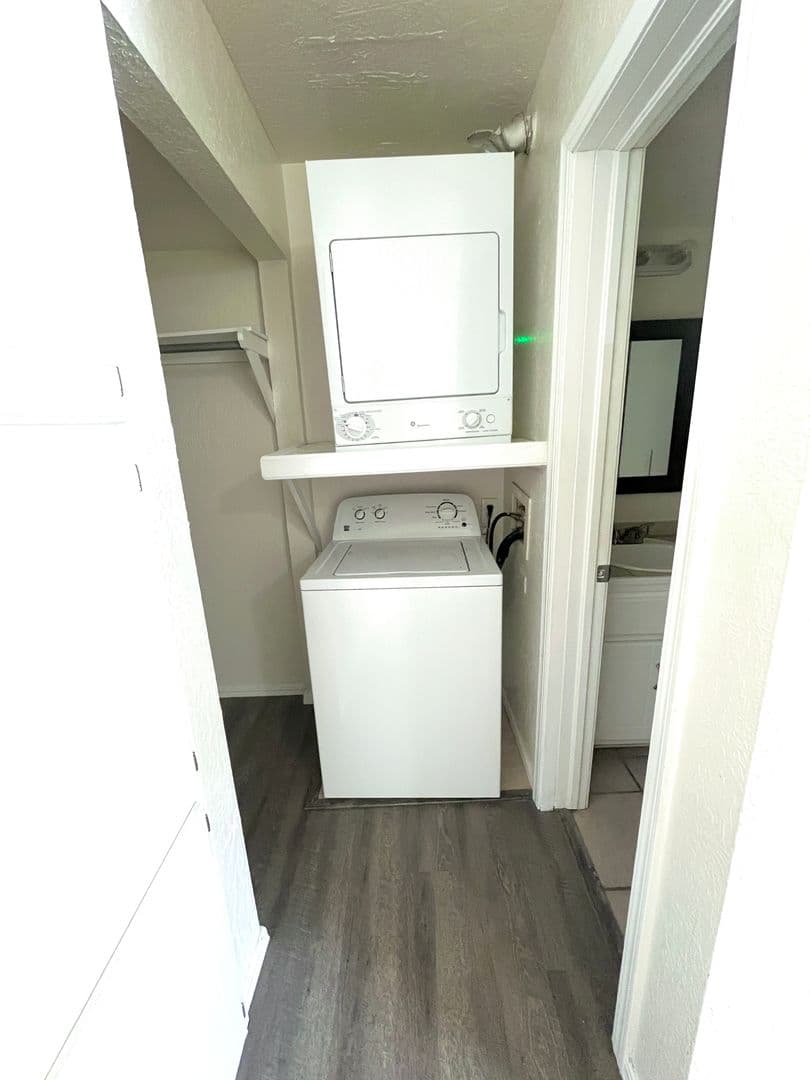 Norman Apartment: 1901 E Lindsey