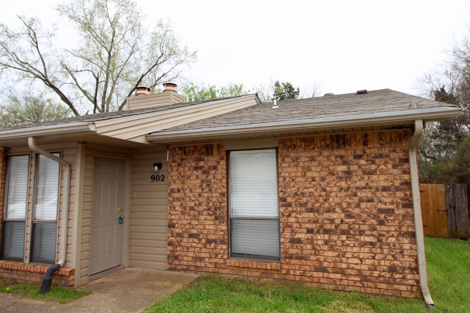 Noble Apartment: 900-902 Acacia Circle