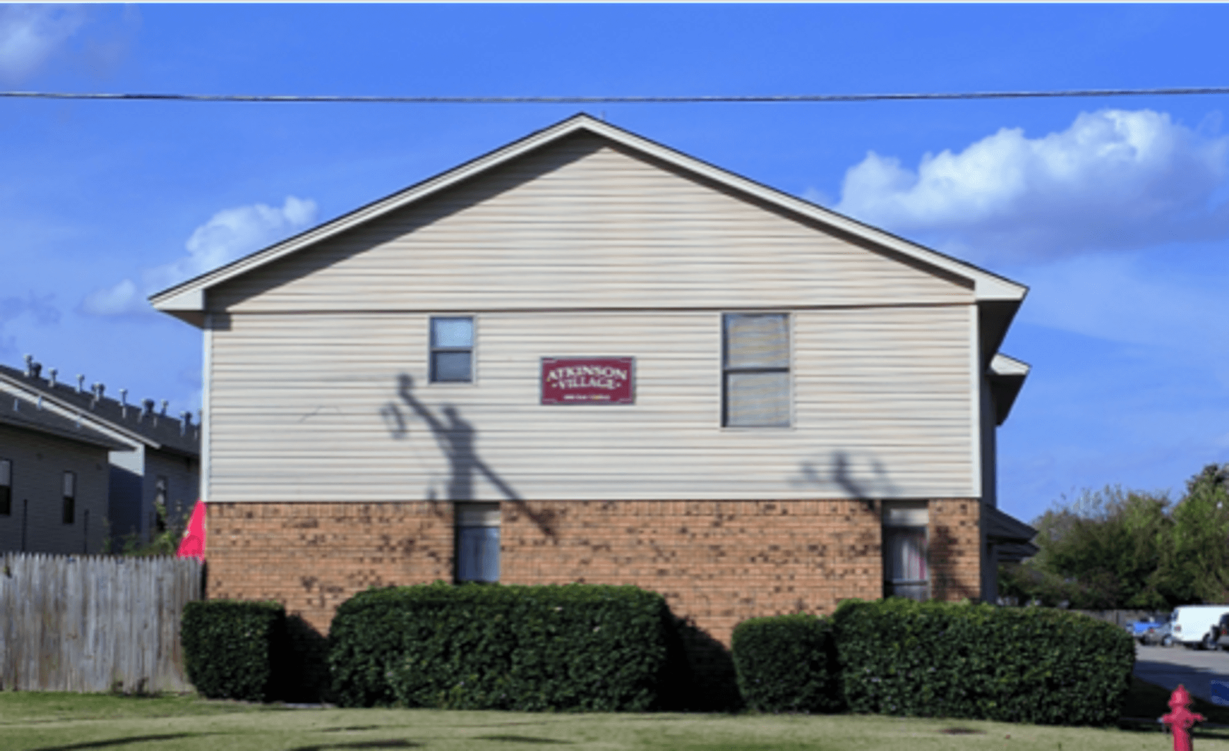 Norman Apartment: 1901 E Lindsey