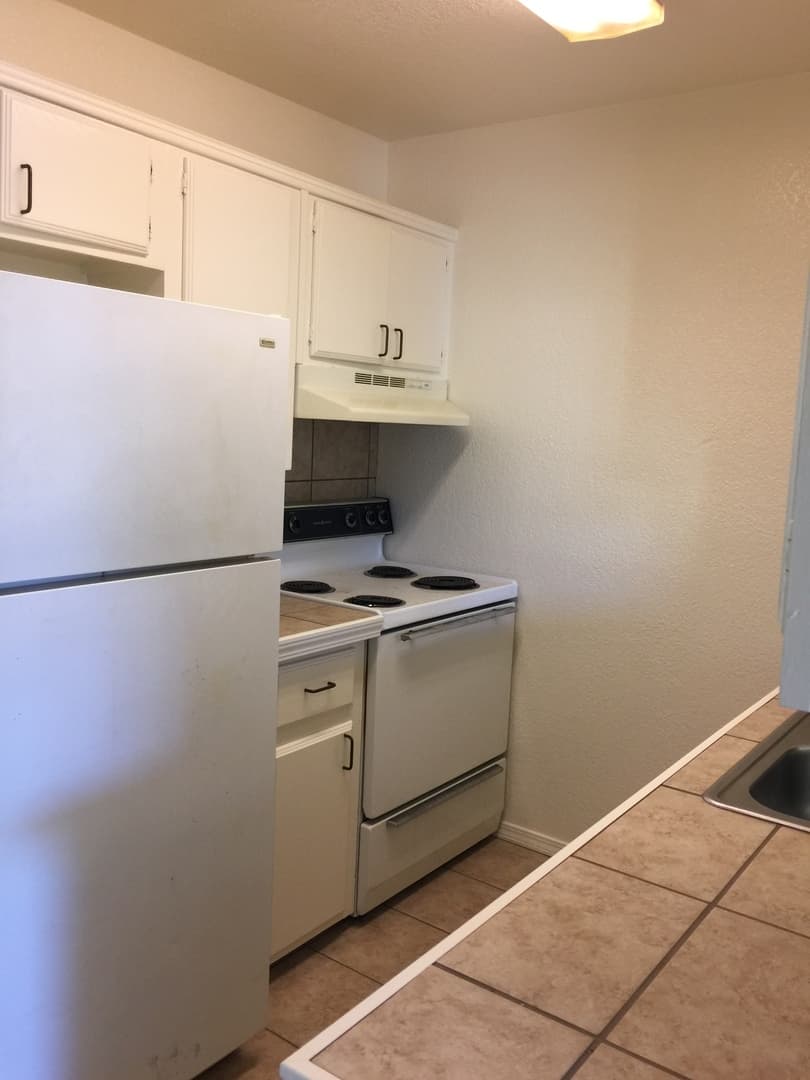 Norman Apartment: 1901 E Lindsey