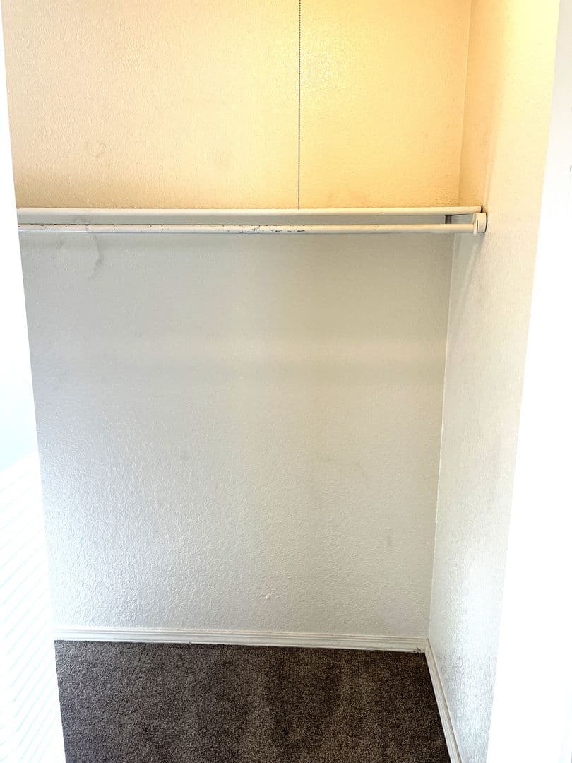 Norman Apartment: 1901 E Lindsey