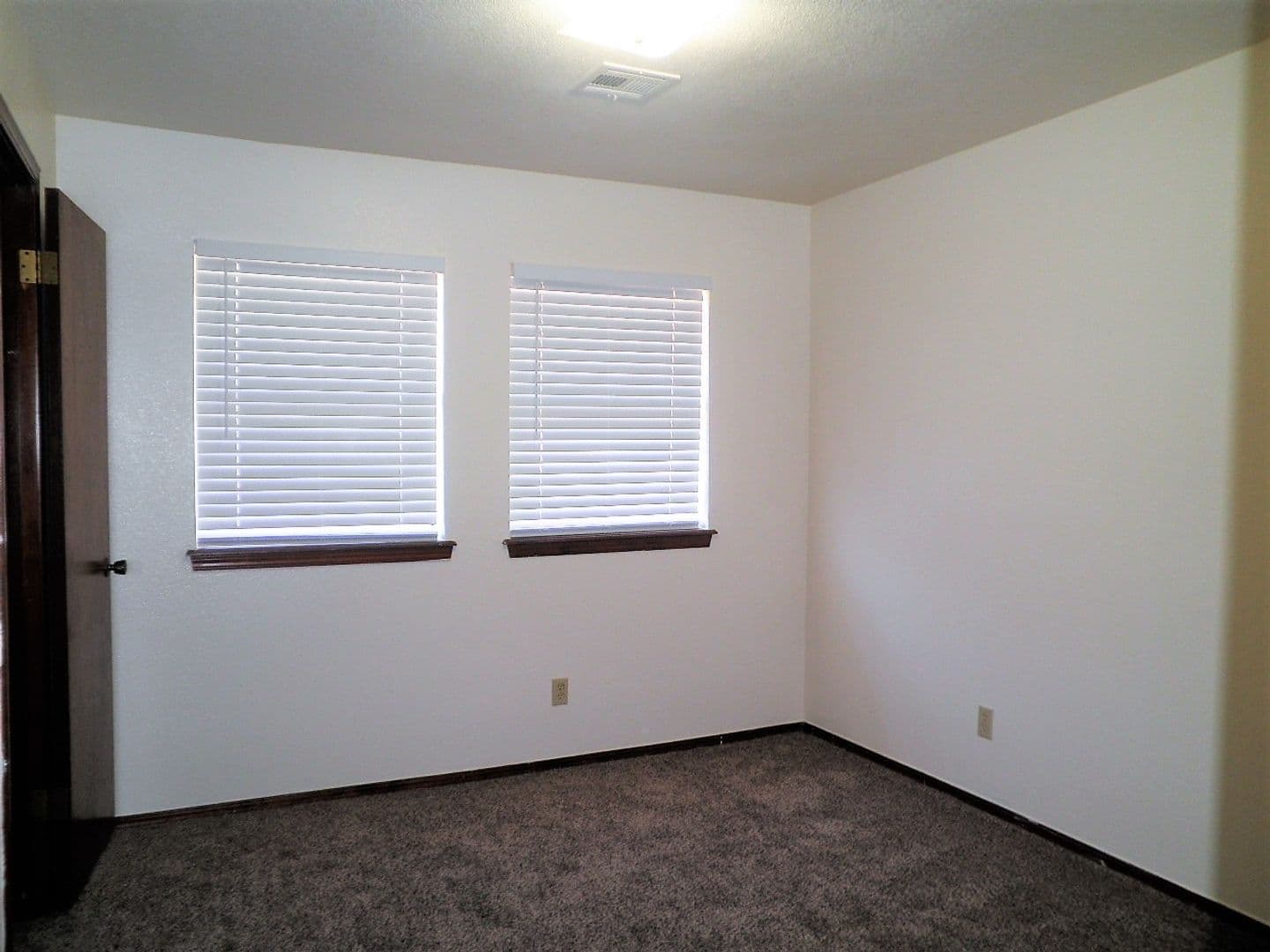 Norman Apartment: 1901 E Lindsey