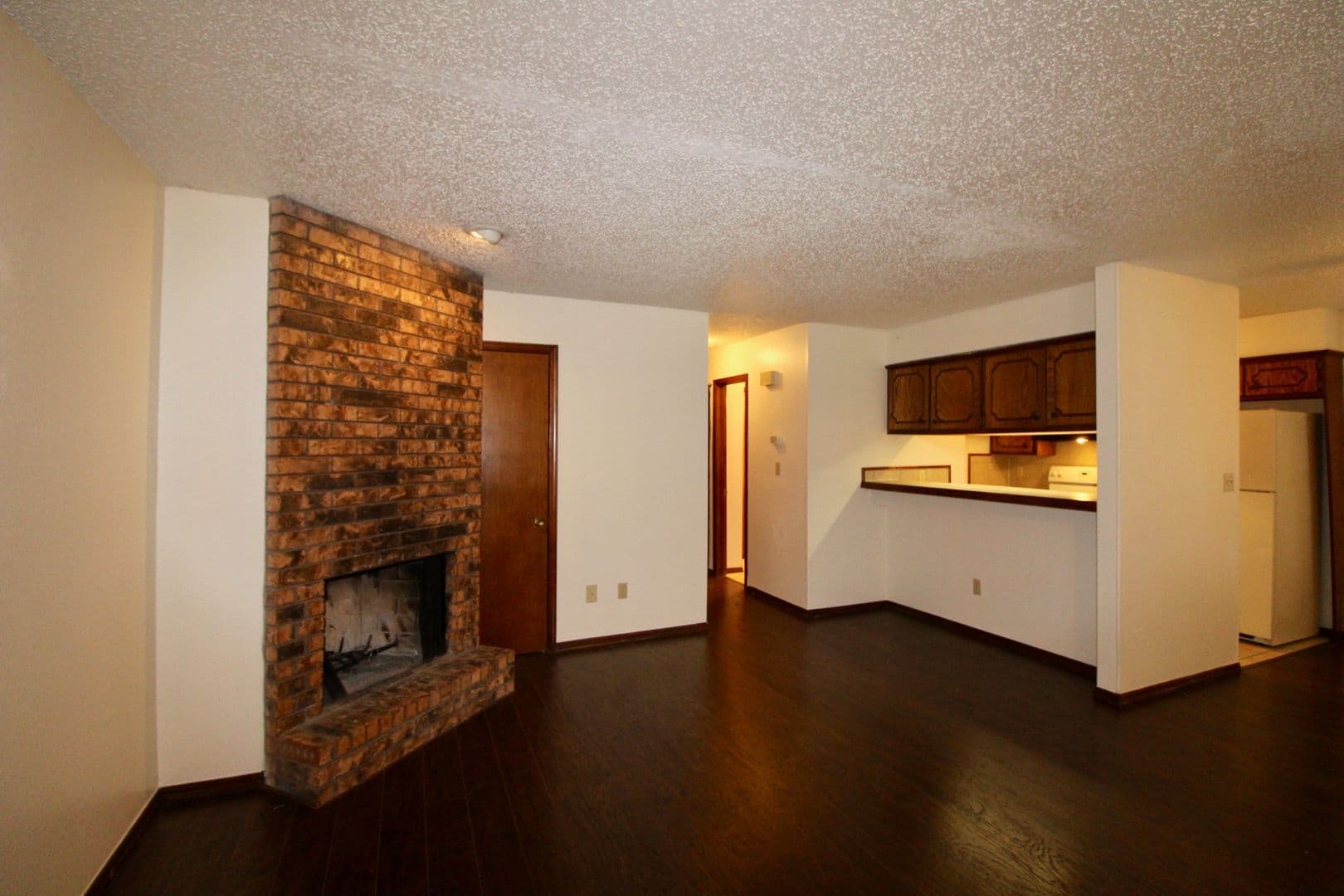 Noble Apartment: 900-902 Acacia Circle