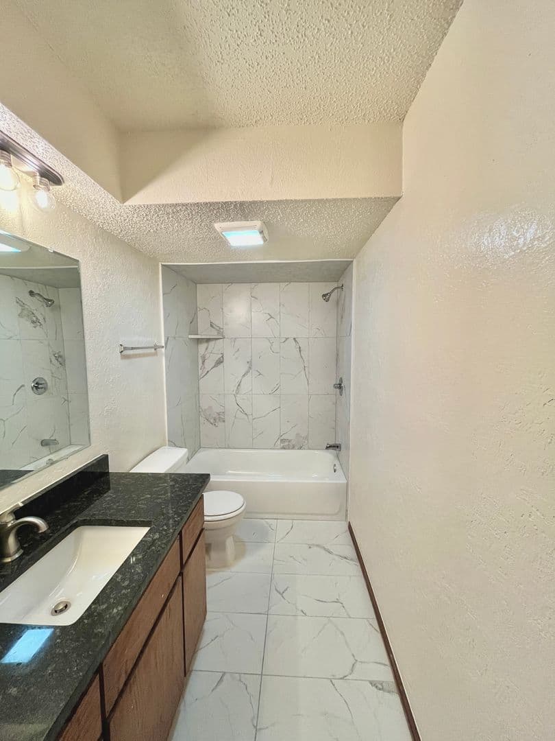 Norman Apartment: 233 Chalmette