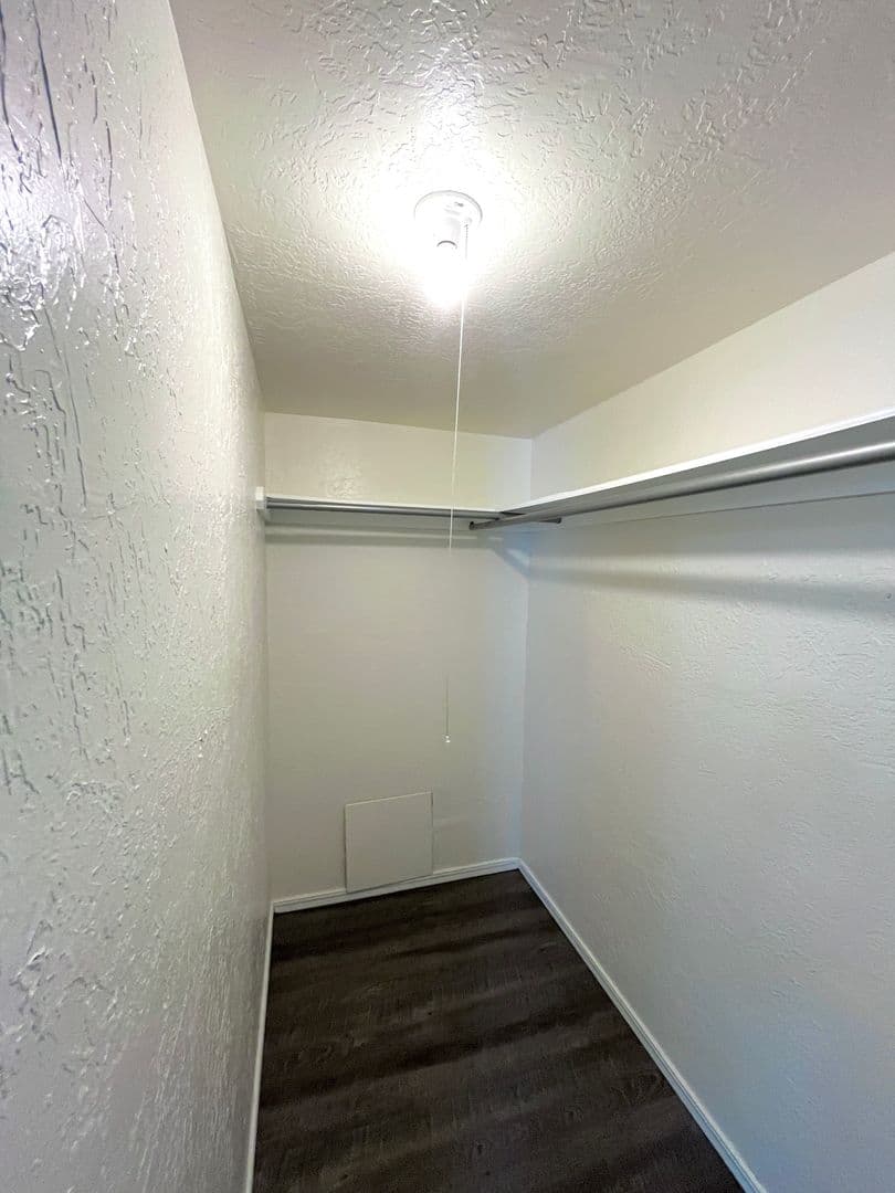 Norman Apartment: 1901 E Lindsey