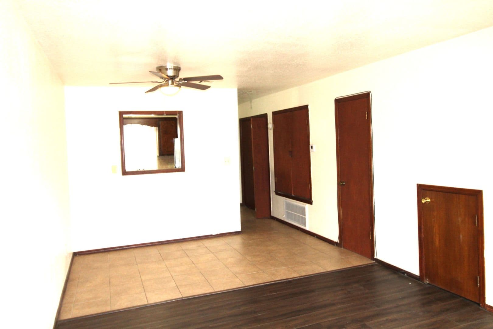 Norman Apartment: 1901 E Lindsey