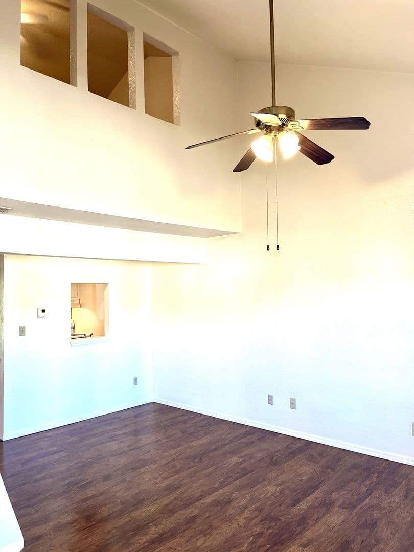 Norman Apartment: 1901 E Lindsey