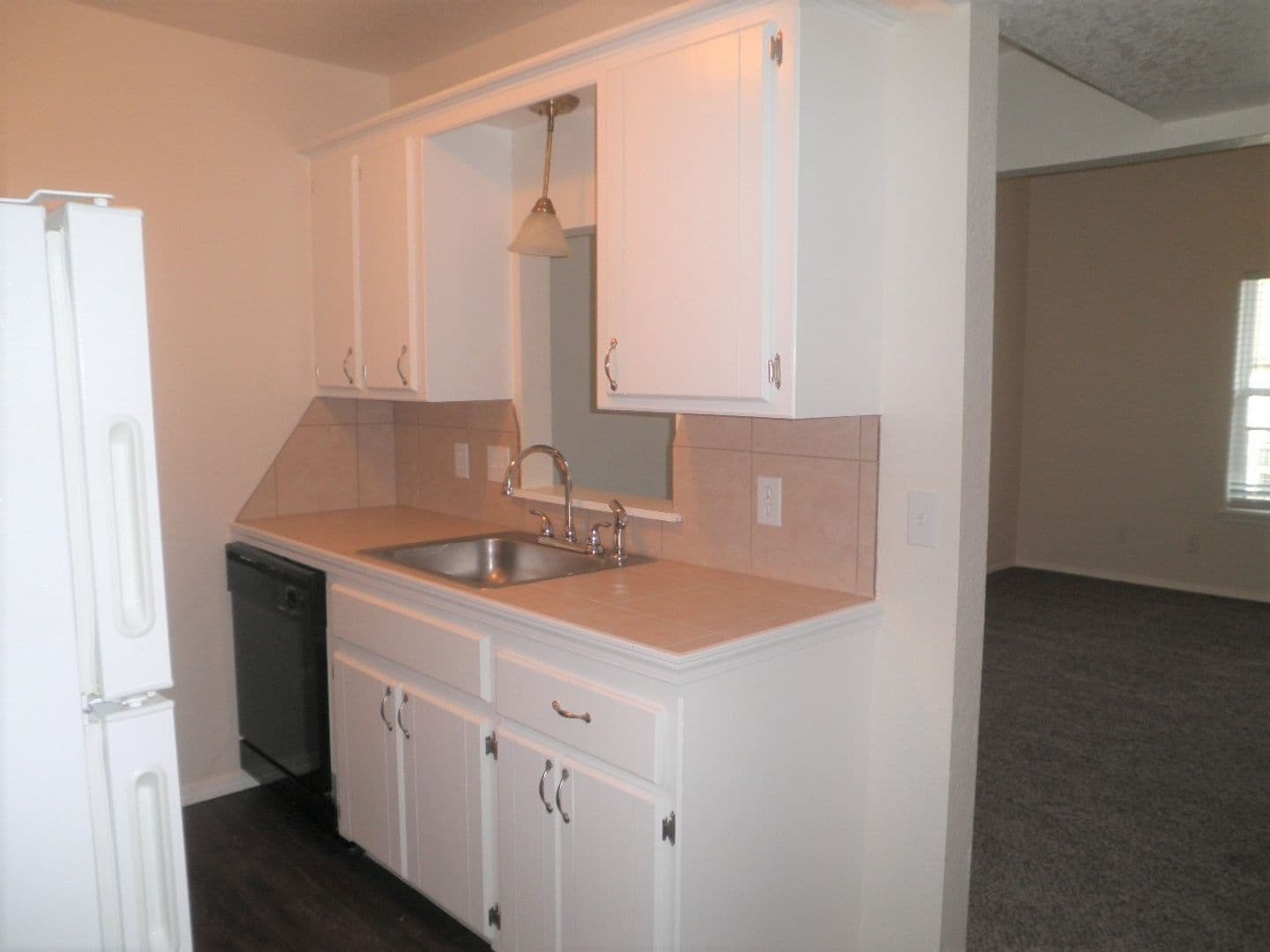 Norman Apartment: 1901 E Lindsey