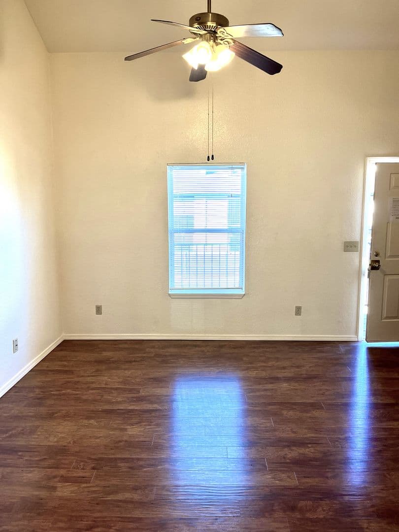 Norman Apartment: 1901 E Lindsey