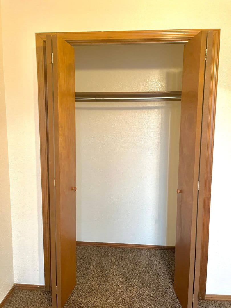 Norman Apartment: 1901 E Lindsey