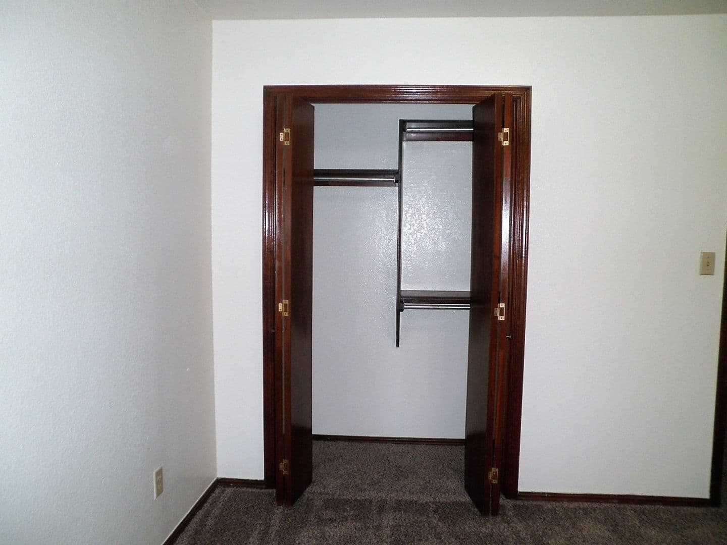 Norman Apartment: 1901 E Lindsey